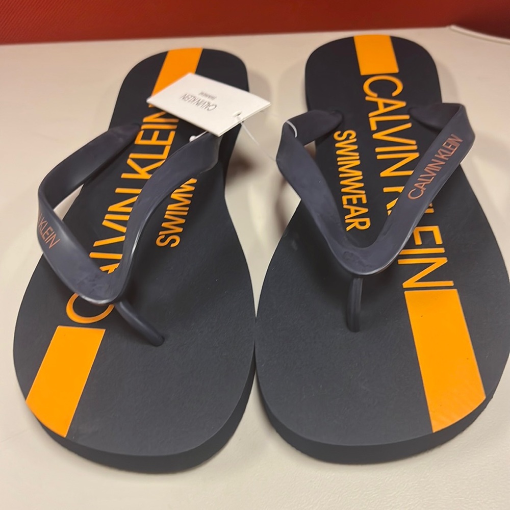 Calvin Klein flip flop us 9/10